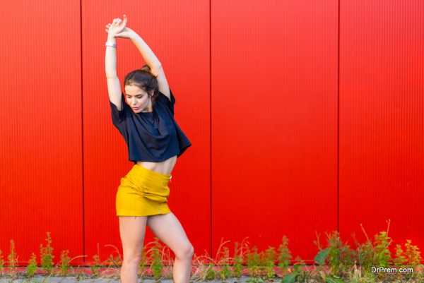 Complementary-Color-Blocking