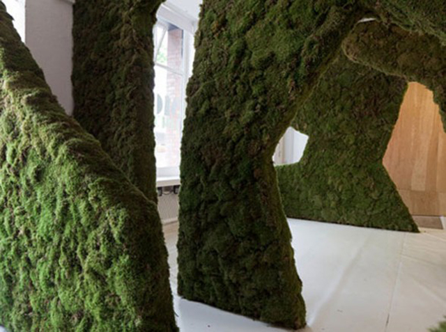 Green-Eco-Friendly-Wall-Garden-Designs-for-Urban-Areas