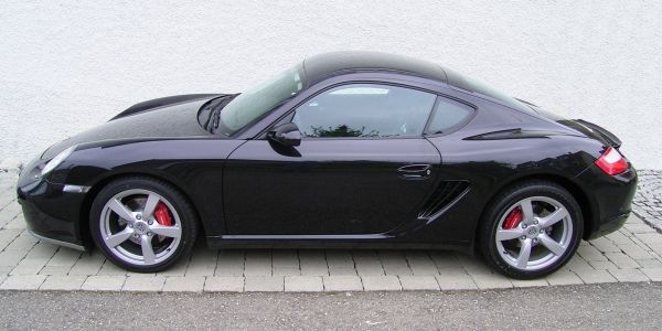 Porsche_Cayman_(Black)_-_Side